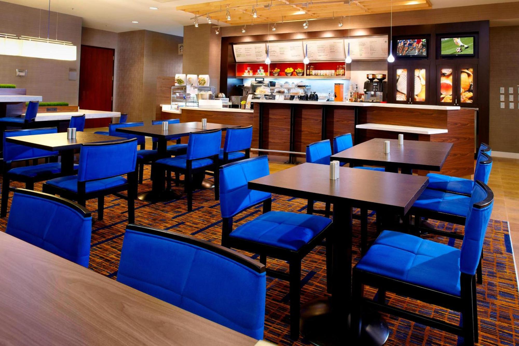 Courtyard Tampa Oldsmar Hotel Exterior photo