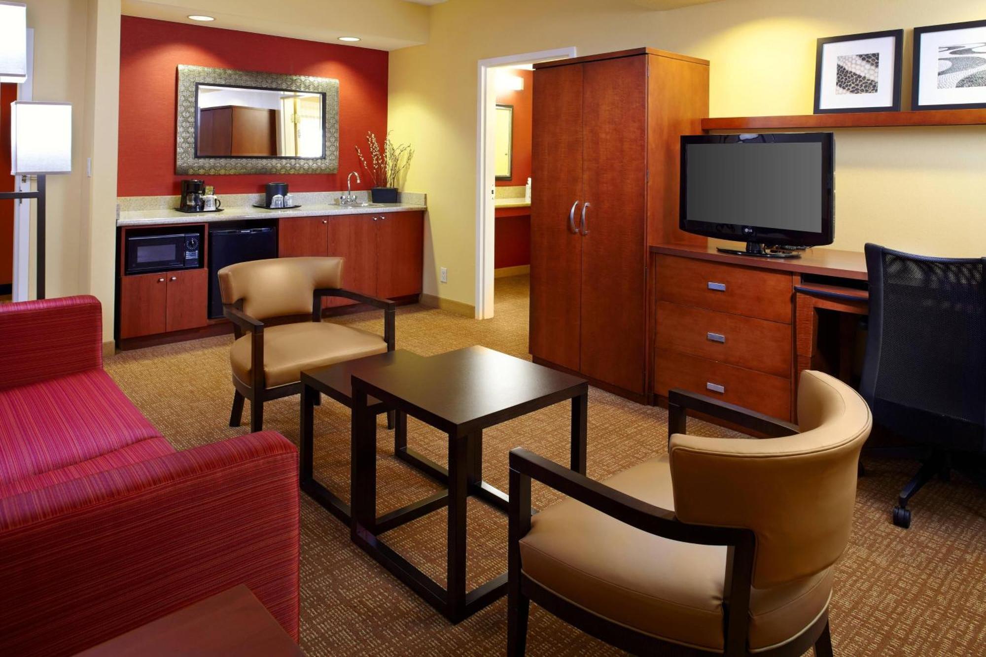 Courtyard Tampa Oldsmar Hotel Exterior photo